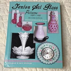 Fenton Art Glass Book/Guide 2004